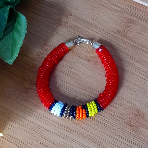 1PC Beautiful African Red Maasai Beaded Bracelet - Picture 7 of 8